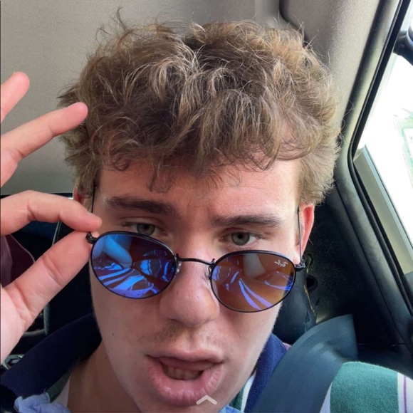 Meet your Posher, Kara Mia - Picture 5 of 10